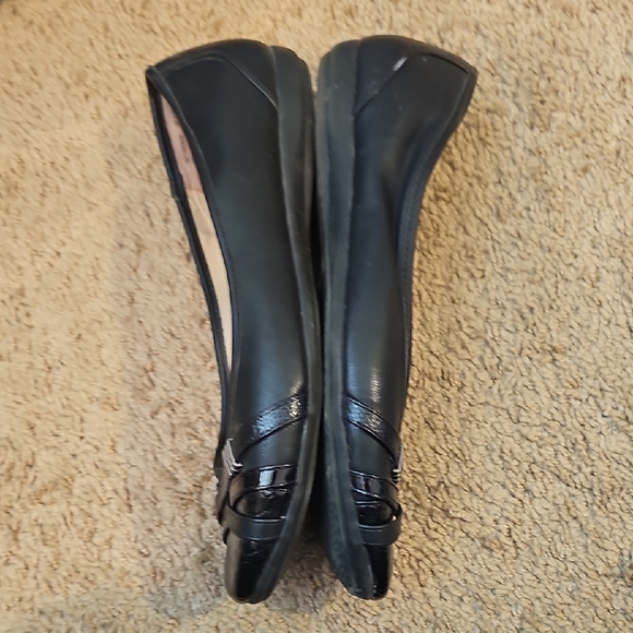 Time and Tru Women's Elegant Black Flats - Picture 5 of 5